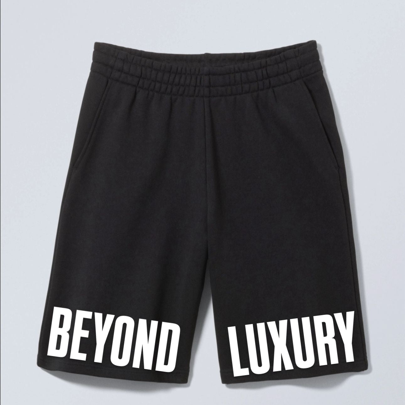 BEYOND LUXURY Short